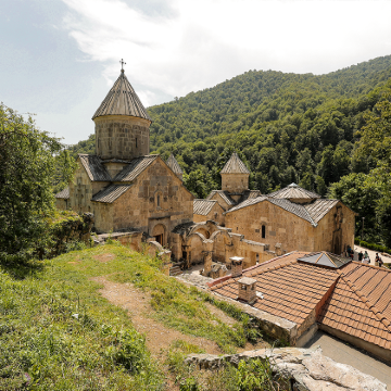 塞凡湖与蒂利金包团游含伊杰万品酒体验