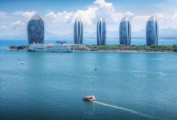 海南三亚蜈洲支岛一日游【《私人订制》取景地情人桥拍浪漫大片，观日岩赏海上日出，百年妈祖庙藏人文底蕴，一步一景皆出片。】