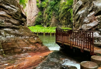 洛阳龙潭大峡谷纯玩一日游【纯玩无购物|景区直通车|半自由行】【[拒绝套路]纯玩品质，全程不进店，景区内自由活动游玩，行程轻松舒适，自发团，不卖团。】