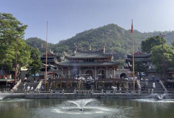 南普陀寺一日游【一小时专业讲解+厦大钢笔一支】【[专业讲解]专职导游，特牌中级导游专业服务讲解，深度了解闽南风俗及千年古刹南普陀寺文化！】