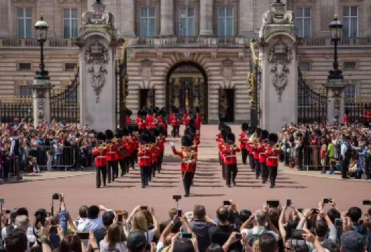 英国伦敦塔+大英博物馆+白金汉宫+威斯敏斯教堂+伦敦眼一日游【避开多次转乘的繁琐，将宝贵时间集中于皇家城堡与市区精华景点游览】