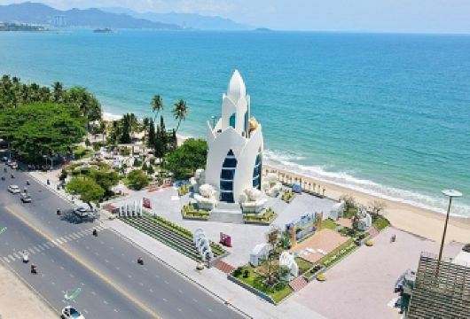 私人-芽庄大教堂+占婆塔+钟屿石岬角+海洋研究所 半日【一家一车，私人行】