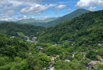 云浮国恩寺+龙潭湖+六祖故里+天露山一日游-可英文服务【可提供英文及小语种导游服务-往返接送-可选导游-可代订门票】