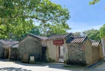 文昌精品纯玩一日跟团游+铜鼓岭（含观光车）+石头公园+午餐【[精华景点]铜鼓岭，宋氏祖居，石头公园，东郊椰子，椰子王国，外观航天发射基地】