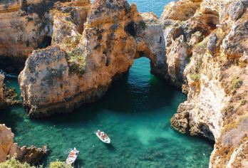 葡萄牙拉各斯【包车一日游】西向探险摄影线 | 狂野西海岸【专属包车服务，免除您凌晨拼车、长时间等待的困扰。专业司机熟悉路线，安全舒适，让您将全部精力专注于感受】