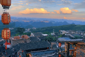 【探索千年历史文化】清远千年瑶寨-英西峰林晓镇  包车一日游【包车行程：不拼客，专属旅行。品质服务：5/7/9座车车型可选，独立包车丨优选行程丨管家服务丨上门接送】