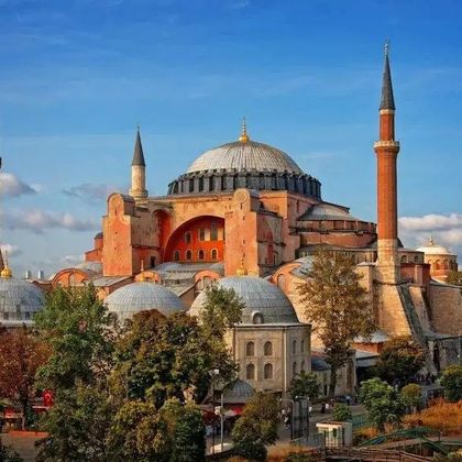 伊斯坦布尔+圣索菲亚大教堂+蓝色清真寺+土耳其独立大街一日游