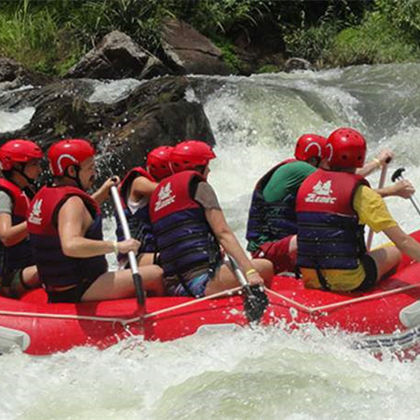 康提Kitulgala Water Rafting with Serendib Adventures一日游