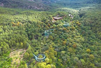 【畅玩套餐】拉市海悬崖漂流+骑马+午餐+会所+接送【悬崖漂流·心跳加速】