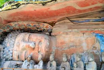 大足石刻一日游【双石刻+石刻博物馆 2-8人小团 含讲解】【[任意对比]北山石刻+宝顶山石刻+博物馆、可选含电影套餐，赠送双山讲解】