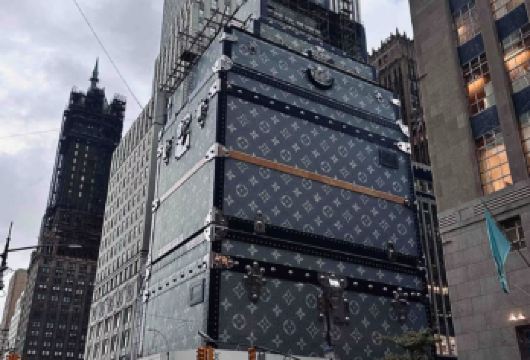 美国纽约第五大道+苏豪区+时代广场【都市时尚购物游】【从高端品牌到时尚潮牌店、设计师买手店和艺术画廊，满足你的所有购物欲。】