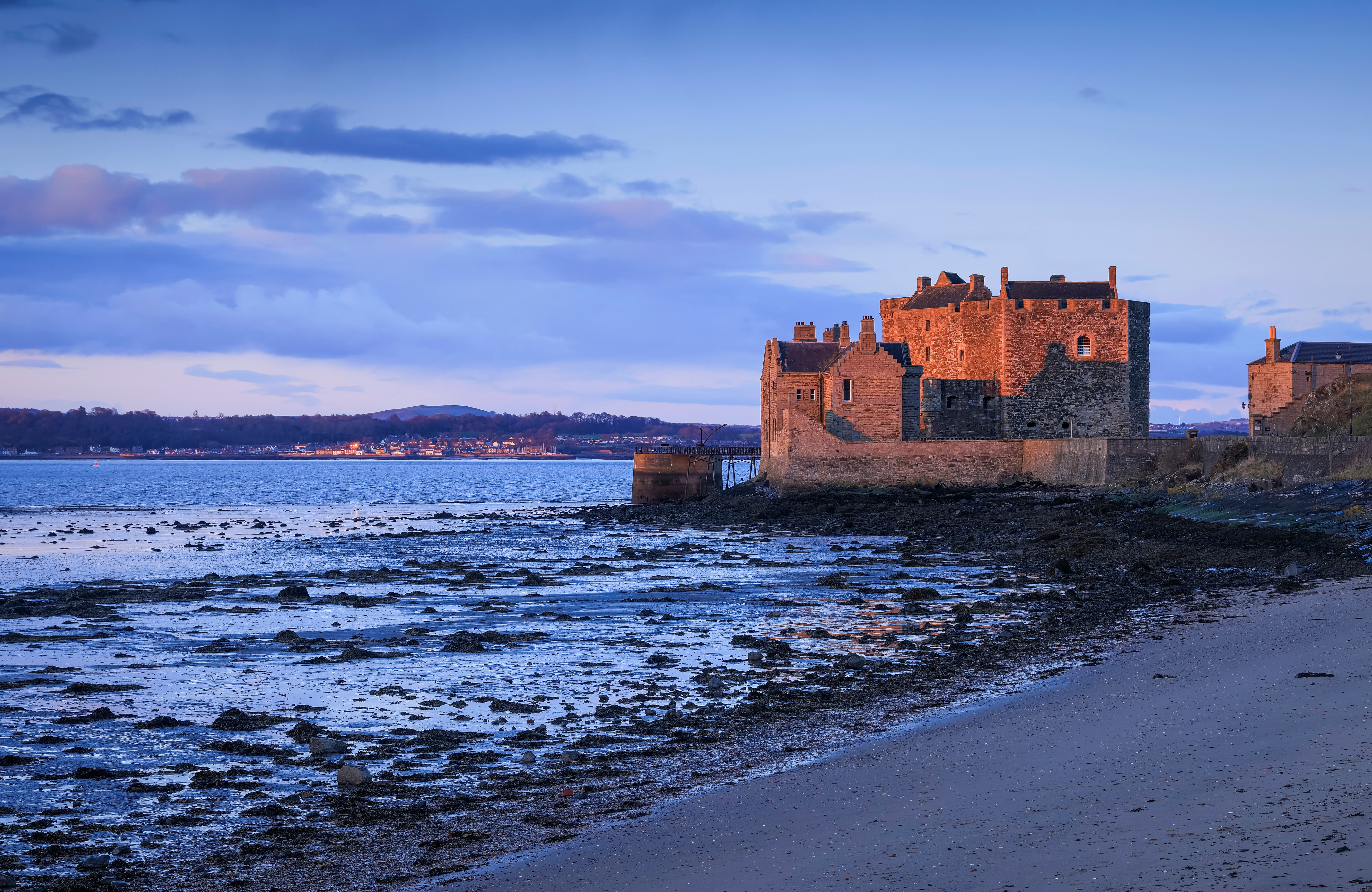 英国古战场传奇主题一日游|含杜恩城堡+黑暗城堡门票|精致小团