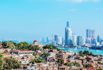 鼓浪屿一日游+万国建筑博览+帆船出海体验可选【精选点旅拍】【[高·性价比]纯玩小团，升级免费赠送专业摄影师旅拍，每组家庭赠送10张电子底片，留住鼓浪屿的美好纪念】