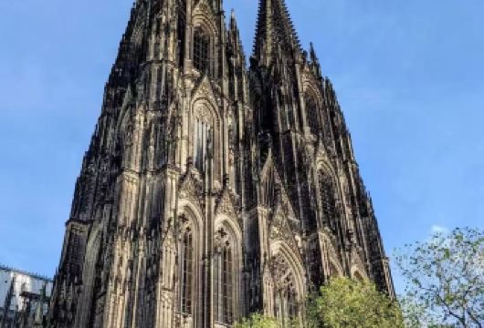 德国科隆大教堂+莱茵河畔老街一日游【10H包车+免费定制】【尊享一对一高端行程定制，豪华包车专属礼遇，专业旅行顾问24小时恭候垂询。】