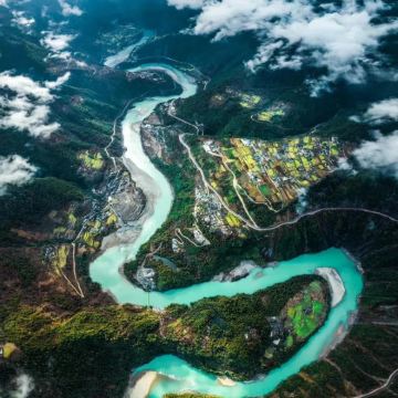 云南怒江丙中洛+雾里村+普化寺+重丁教堂一日游提供中英文服务