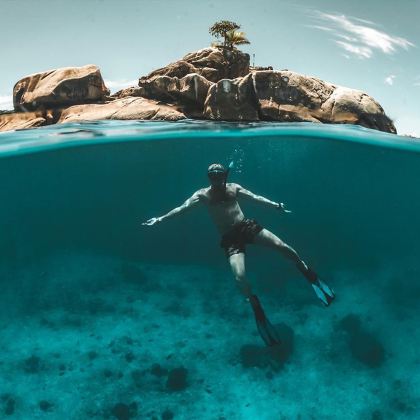塞舌尔圣安妮海洋国家公园一日游马埃岛酒店接送午餐浮潜玻璃底船