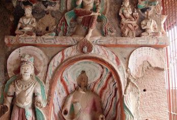 张掖往返：金塔寺+马蹄寺一日游  探秘三十三石窟C【金塔寺石窟：悬塑飞天与千年壁画交相辉映，尽显北凉佛教艺术独特魅力。】