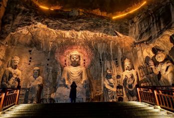 洛阳包车一日游：洛阳博物馆+白马寺+龙门石窟 |中英多语种#【[品质纯玩]拒绝走马观花式游览，资深司导一站到底式管家，景点行程可按需定制。】