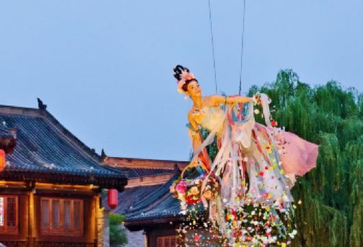 【盛唐重逢】洛邑古城一日游【体验洛邑古城汉服妆造——绚烂的旅拍生活与沉浸式演艺。】