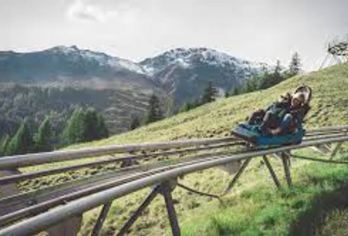 巴库：古巴、拐杖糖和 Shahdag 度假村之旅【体验阿塞拜疆令人惊叹的壮丽山景，开启您的山地探险之旅。从巴库出发，跟随导游，探索著名的沙达格度假胜地。】