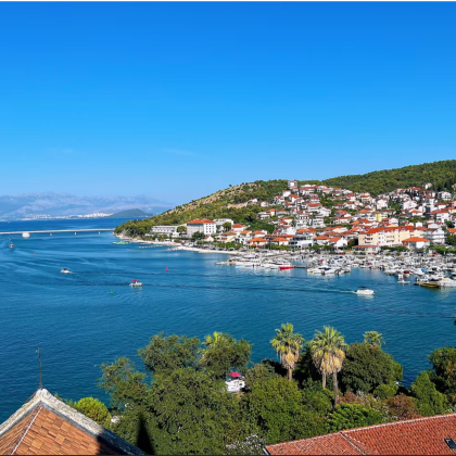 斯普利特包车一日游：老城读罗马+特罗吉尔听钟楼+克卢斯濯足瀑