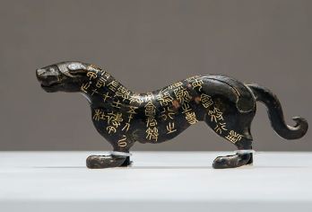 陕西历史博物馆【基本馆+珍宝馆+2.5H双馆讲解·降噪耳麦】【[沉浸体验]基础馆+珍宝馆 2.5小时深度讲解陕西历史博物馆】