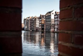 荷兰阿姆斯特丹-鹿特丹-海牙-环线私家包车行-中文【精选热门景点，高效游玩不走回头路，深度了解文化内涵，贴心服务保障，轻松享受旅程，性价比超高的旅行。】