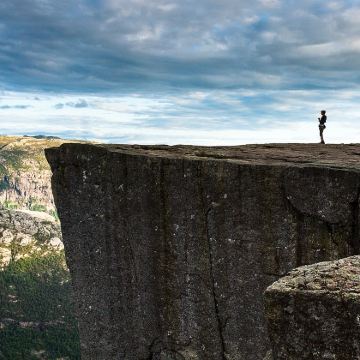 探索布道石：峡湾游船+登山体验 斯塔万格往返|8小时·英文团