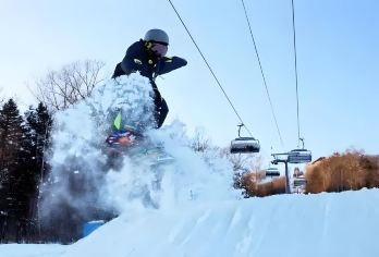 亚布力滑雪旅游度假区一日游赠【网红雪服头盔雪镜]+免费上门接【包含网红雪服头盔雪镜 单双板任选】