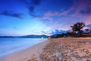 海南三亚蜈洲支岛一日游【《私人订制》取景地情人桥拍浪漫大片，观日岩赏海上日出，百年妈祖庙藏人文底蕴，一步一景皆出片。】