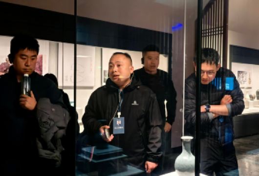 开封博物馆2小时大咖老师专业讲解【代约门票、蓝牙耳麦】【大咖权威讲师 | 严选专业导游，高校老师、国考评委、文史学者，为您提供权威且生动的2小时讲解】