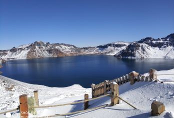 长白山西坡景区+天池水雾凇漂流一日游【出行送雨衣+加热鞋垫】【千年积雪万年松，直上人间第一峰】