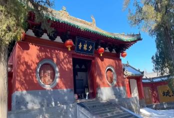 龙门石窟+少林寺一日游丨郑州起止丨含耳麦丨纯玩品质团【包含河南两家首批精华龙头景区少林寺和龙门石窟，游厚重河南不可错过的经典行程】