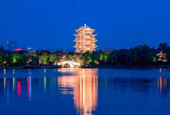 【济南夜游漫步】趵突泉+大明湖+环湖游船【赠冰箱贴】【[夜游泉城]出游不等待/不早起/大明湖泛舟赏夜景/趵突泉/大明湖/金牌导游趣味讲解/亲子家庭出游必选】