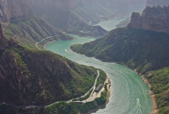 河南新乡宝泉度假区+桃花坪+游龙湾+见龙瀑 一日游可英文服务【可提供英文及小语种导游服务-往返接送-可选导游-可代订门票】