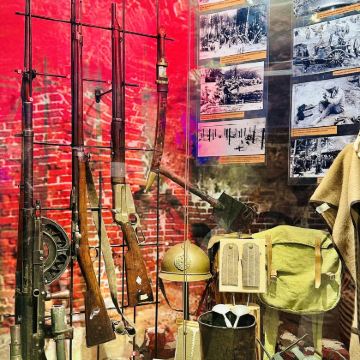 俄罗斯莫斯科-中央武装力量博物馆-红场列宁墓【市区上门接送】