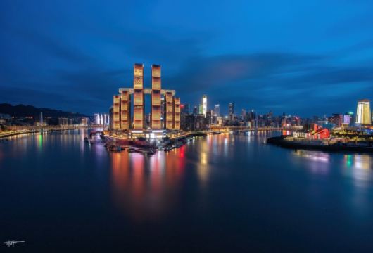 重庆夜景游船重庆两江游船+免费上甲板+表演【电子票无需取票】【[经典游船]19:00-21:00滚动发 朝天|交运系列洪崖洞码头登船】