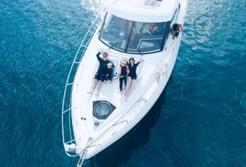 加井岛10人小团游艇/帆船出海浮潜滑梯摩托艇香蕉船＋水下拍摄【网红玻璃海 珊瑚礁浮潜探索海底世界 快乐香蕉船摩托艇畅快游玩】