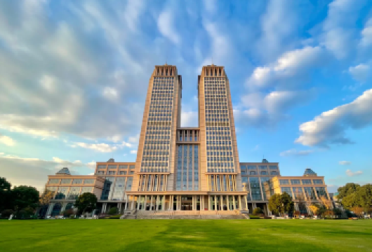 上海复旦大学(邯郸校区)+上海博物馆(东馆)半日游【含预约】【[双游特惠]一天打卡两个热门景点/精品一日游/行程满满】
