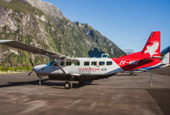 新西兰皇后镇观光飞行往返 小飞机+米尔福德峡湾游船-省时不累【高性价比。含皇后镇接送，观光飞行+观光游船（含峡湾游全程16公里，不是部分），只需要5小时，省时不累】