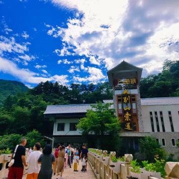 大湾村+马鬃岭+红岭公路+天堂寨【1-6人小包团|轻奢自由】