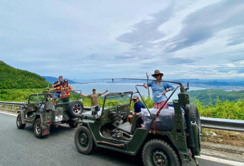 遗产之路：会安至顺化吉普车探险之旅【乘坐复古吉普车穿越海云岭和沿海公路，从会安前往顺化 探索五行山、浪姑海滩、叻安泻湖和二湖生态溪流 探索五行山、浪姑海滩、叻安泻湖和二湖生态溪流】