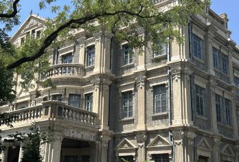 探访张学良旧居：含上门接送 + 导游讲解，解锁历史故事【建筑多样：融合中、西、日等多种风格建筑，雕梁画栋，精美绝伦，堪称近代建筑博物馆。】