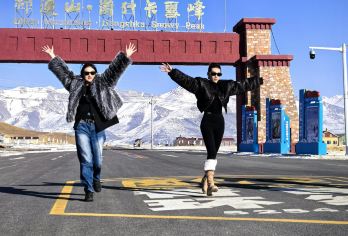 人生第一座雪山赠骑马体验·岗什卡雪峰+连心湖瀑布+七彩瀑布【小众精选线路/高山雪峰七彩冰瀑/赏不同美景】