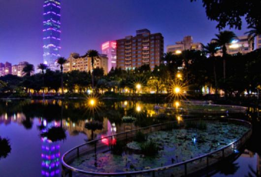 城市光影.爱上TAIPEI～台北市内一日游台湾大学+士林官邸【可以附加多种语言.备注栏中告知即可】