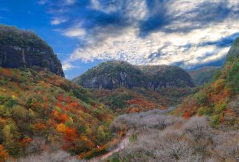 铜川溪山胜境风景区【秋意正浓，丹霞红叶引人醉，包车出行】【多种车型可选，5座7座9座车】