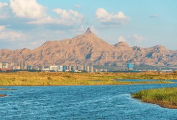 乌海湖+拉僧庙一日游【纯玩无购物|天天发团|暑期特惠】【[资质齐全]自营车队，管家服务，线下专业司导为您的旅途保驾护航，线上旅行管家24h在线回复。】