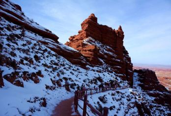 【马蹄寺+平山湖大峡谷】大小团多套餐可选【马蹄寺：千年石窟坐落于祁连山下，精美高肉飞天尽显河西走廊醇厚历史。】