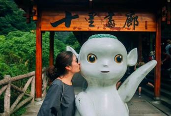 张家界国家森林公园+门票丨袁家界+天子山+金鞭溪+十里画廊【[品质小团]纯玩无套路，8/16人小团可选，永定市区中心酒店上门接送。】