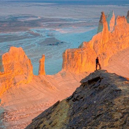 哈萨克斯坦阿克套白崖+提拉米苏峡谷一日游丨私家团